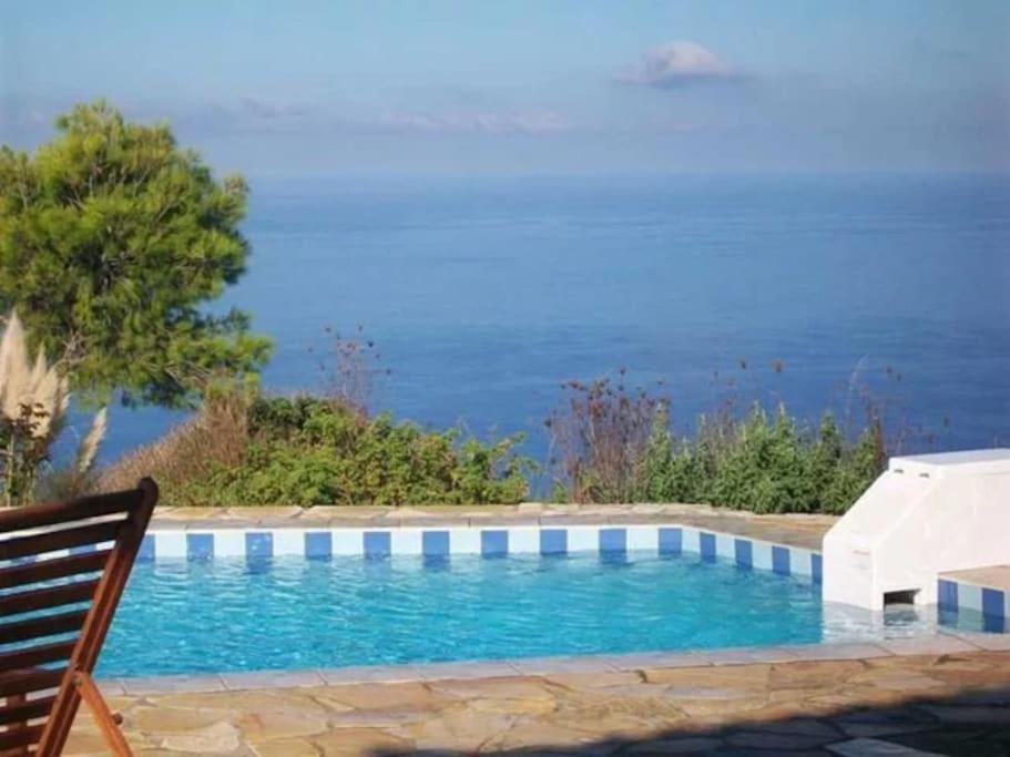 Anastasia Villa *