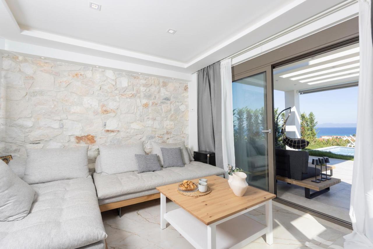 Mare - Private Pool, 4 Bdrms, Sea View, Bbq *