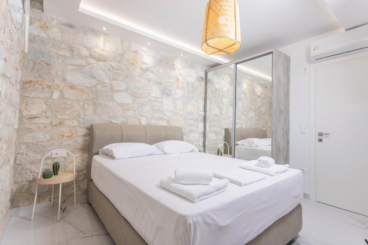 Mare - Private Pool, 4 Bdrms, Sea View, Bbq