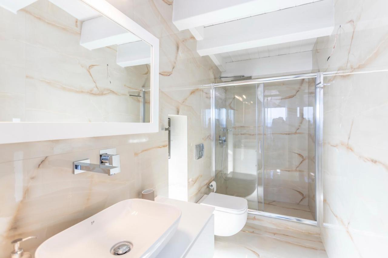Villa Mare - Private Pool, 4 Bdrms, Sea View, Bbq