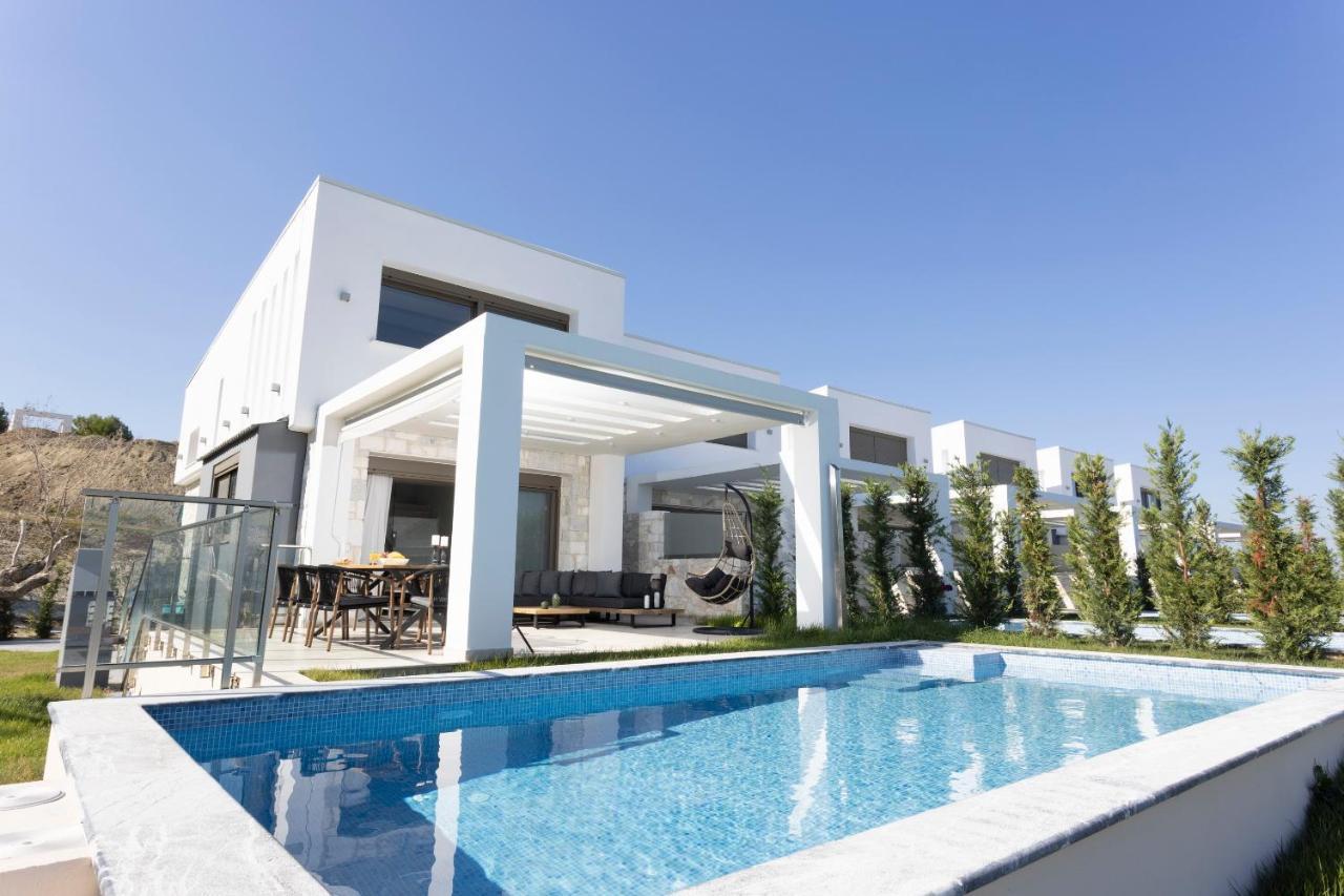 Villa Mare - Private Pool, 4 Bdrms, Sea View, Bbq Hanioti