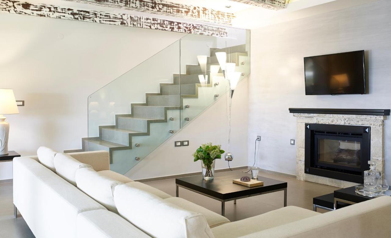 Luxurious 4 Bedroom Xris With Infinity Pool And Access Villa *