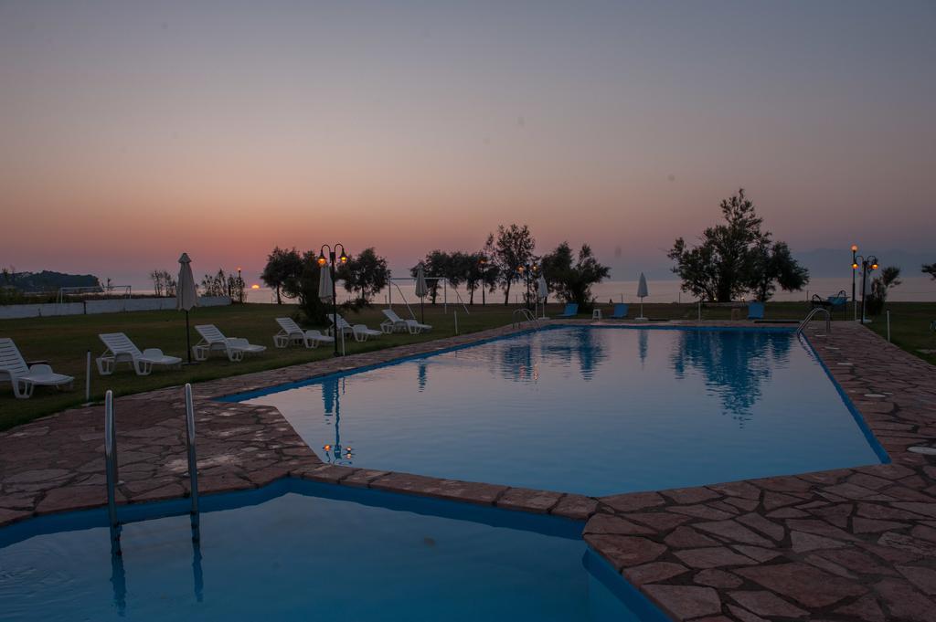 Corfu Sea Palm * Roda (Corfu)