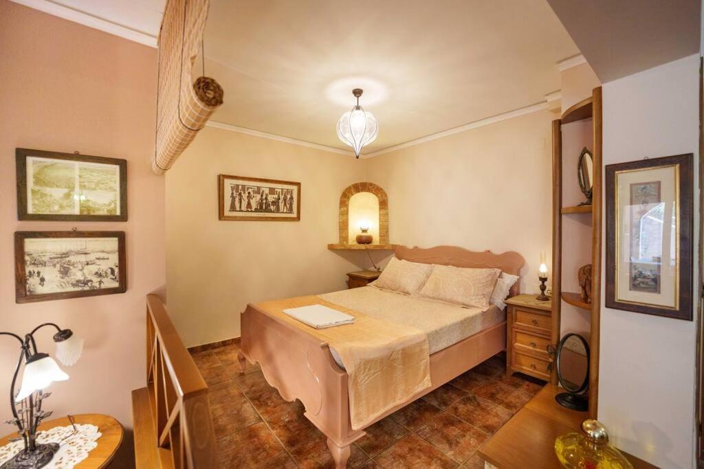 Four Seasons! Apartment Ligaria (Crete)