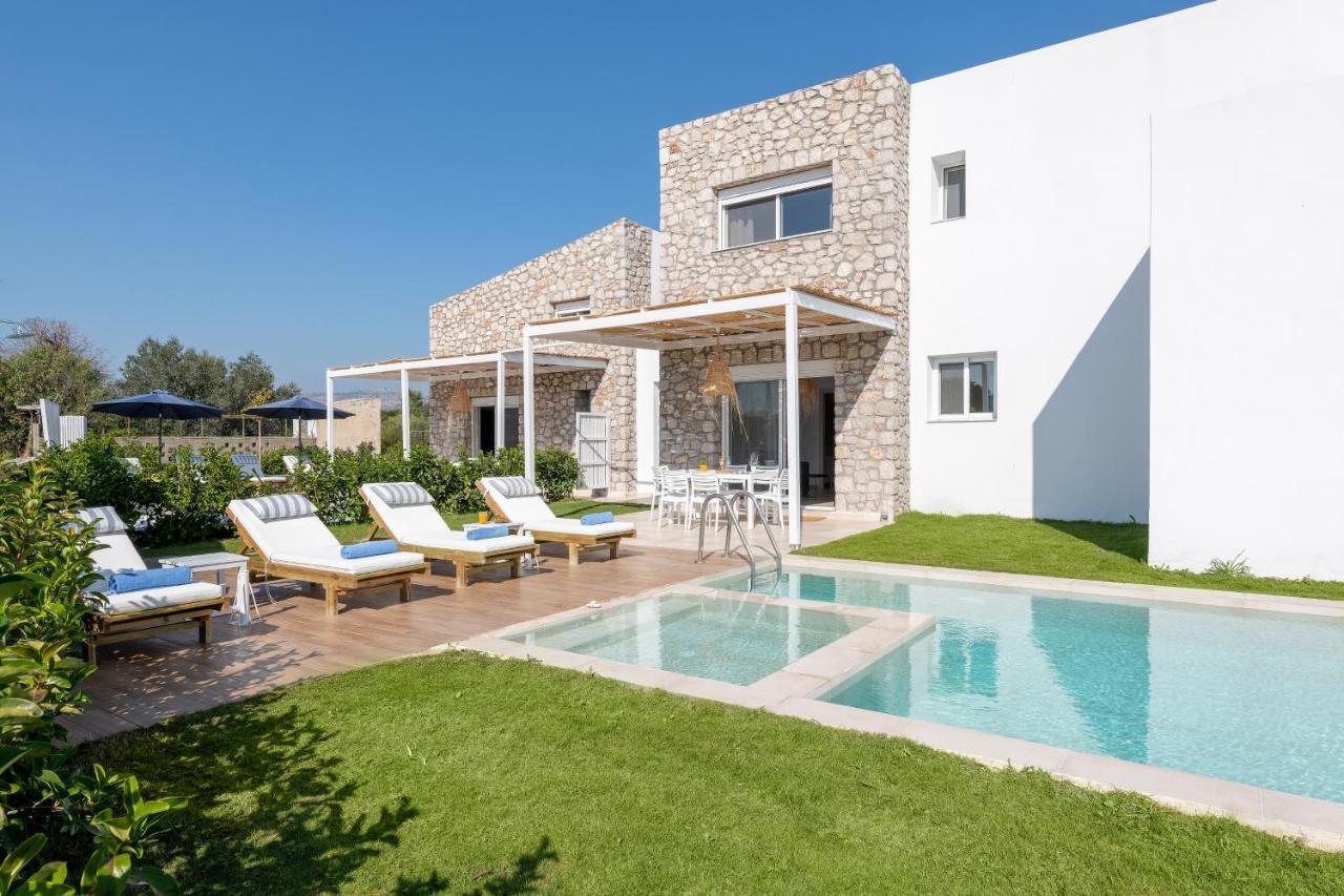 Villa New Brand Villas: Beachside Retreat With And Heated Pool *