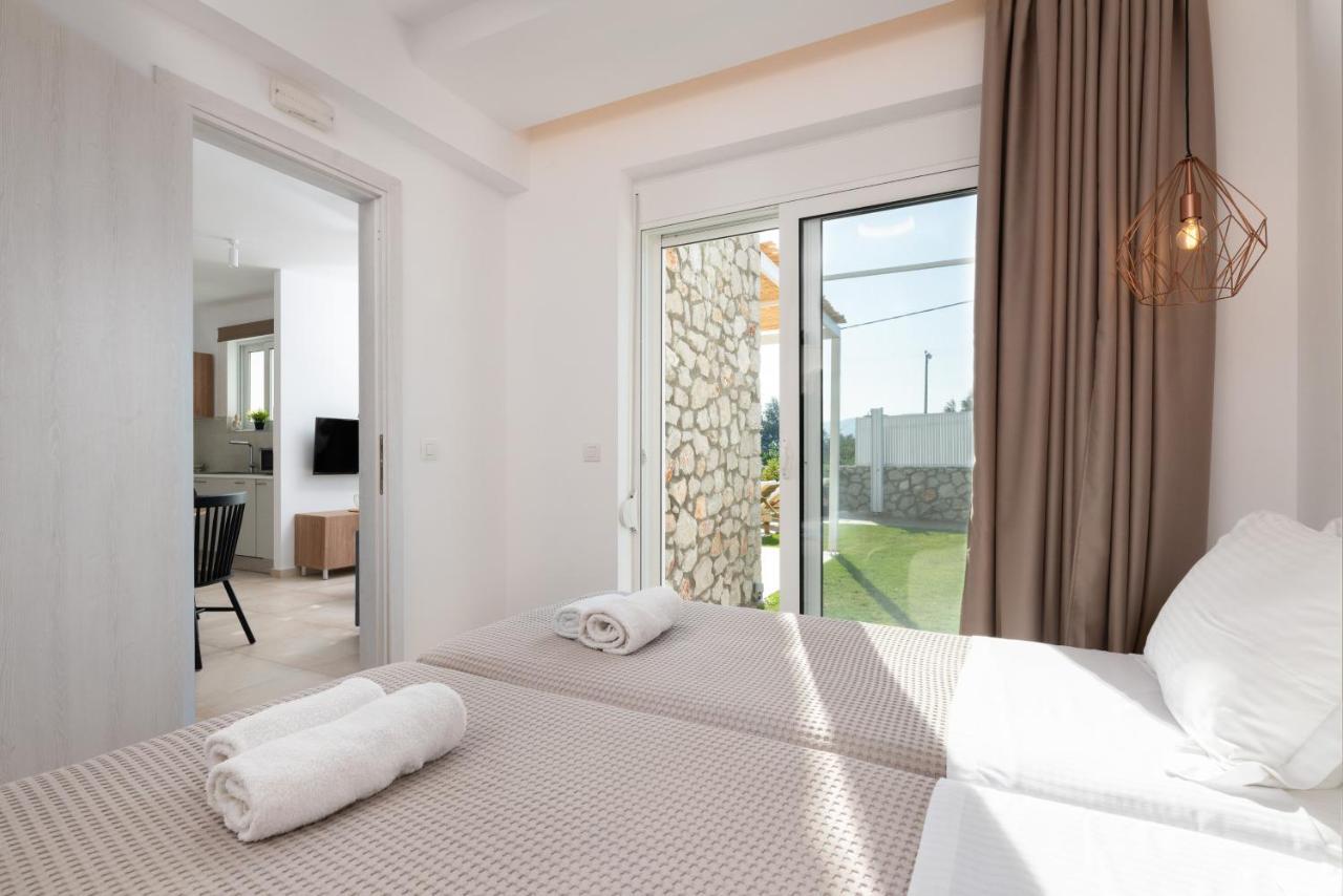 New Brand Villas: Beachside Retreat With And Heated Pool Villa *