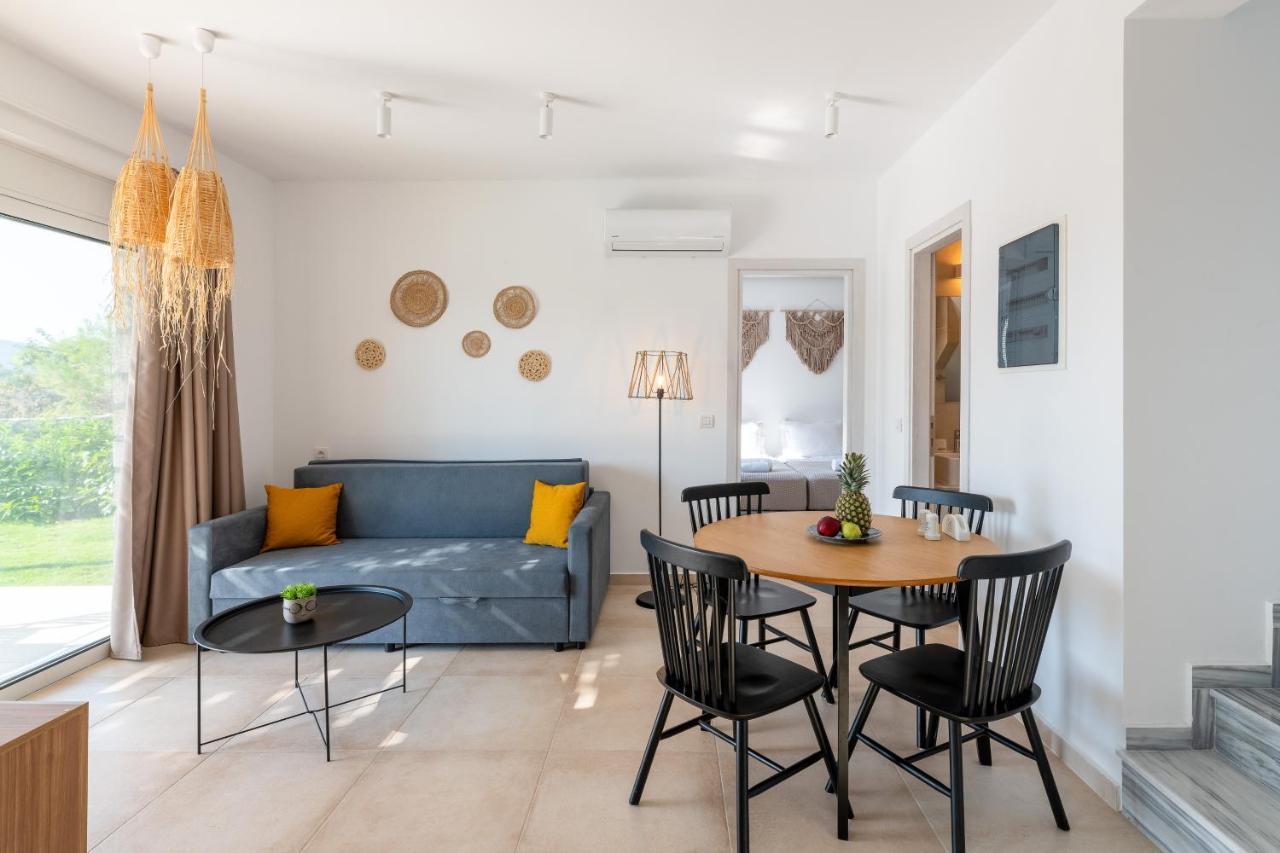 New Brand Villas: Beachside Retreat With And Heated Pool *