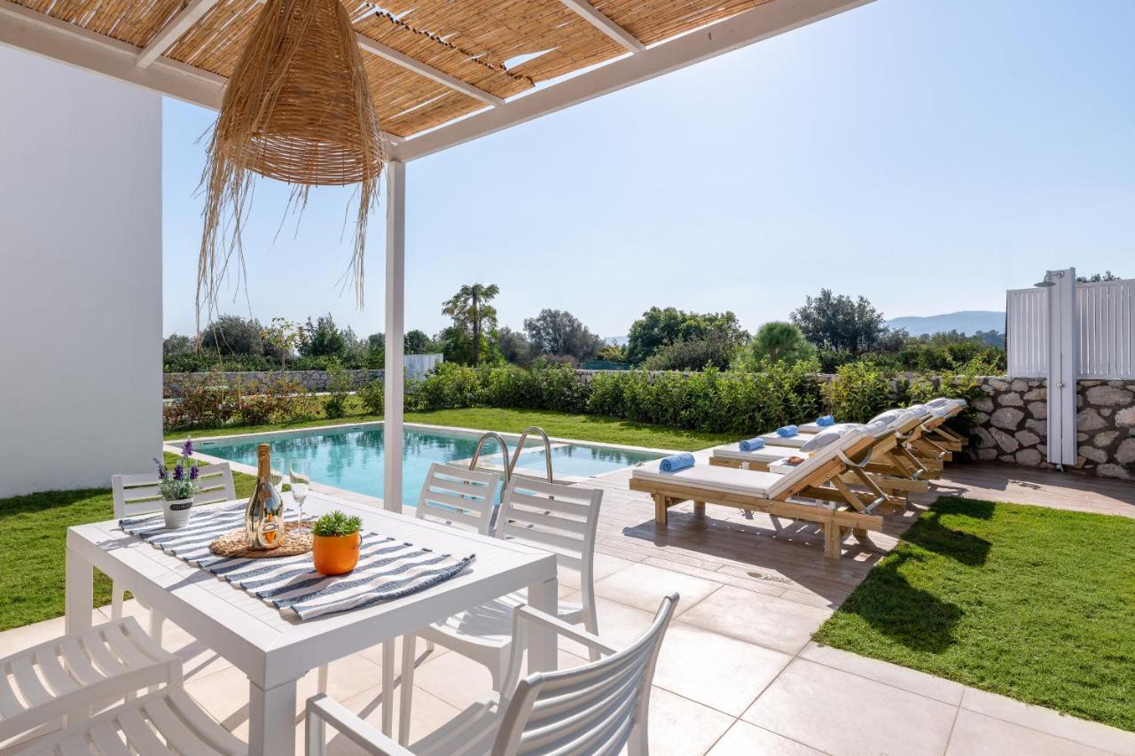 New Brand Villas: Beachside Retreat With And Heated Pool Villa *
