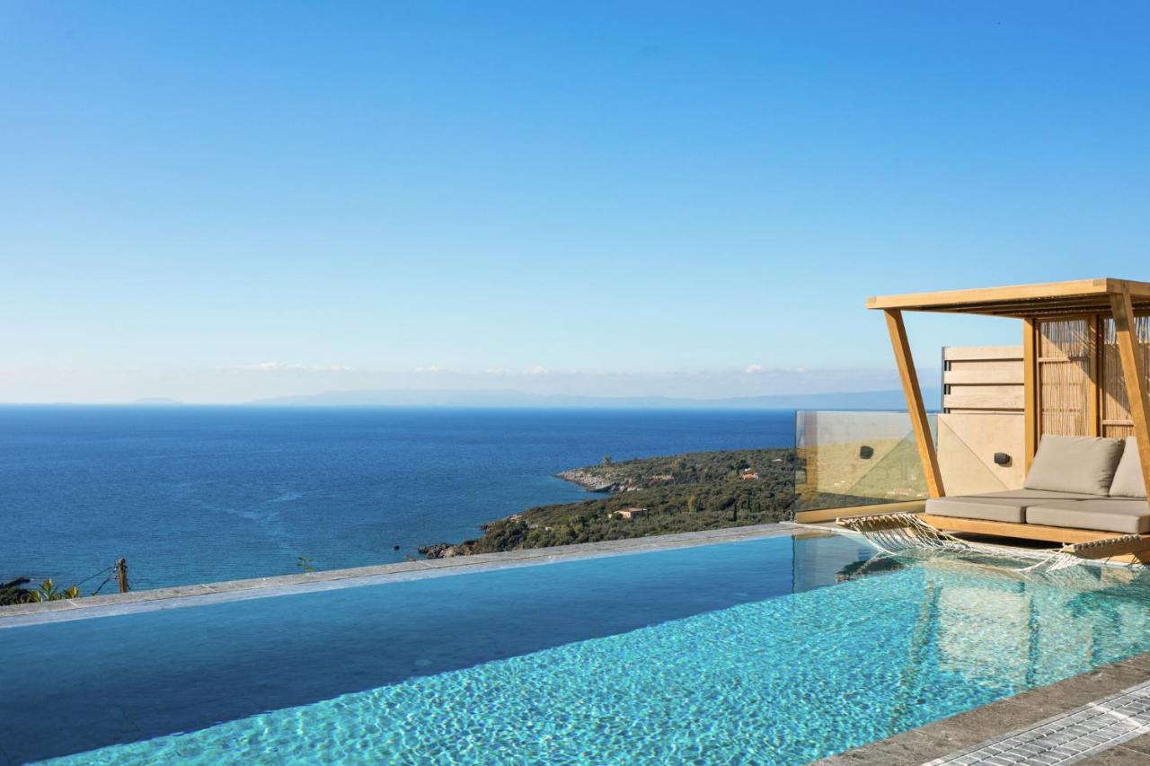 Villa Mani Theasis