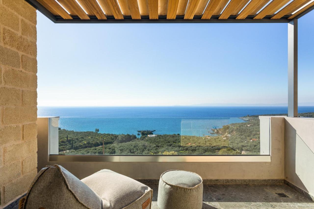 Villa Mani Theasis *