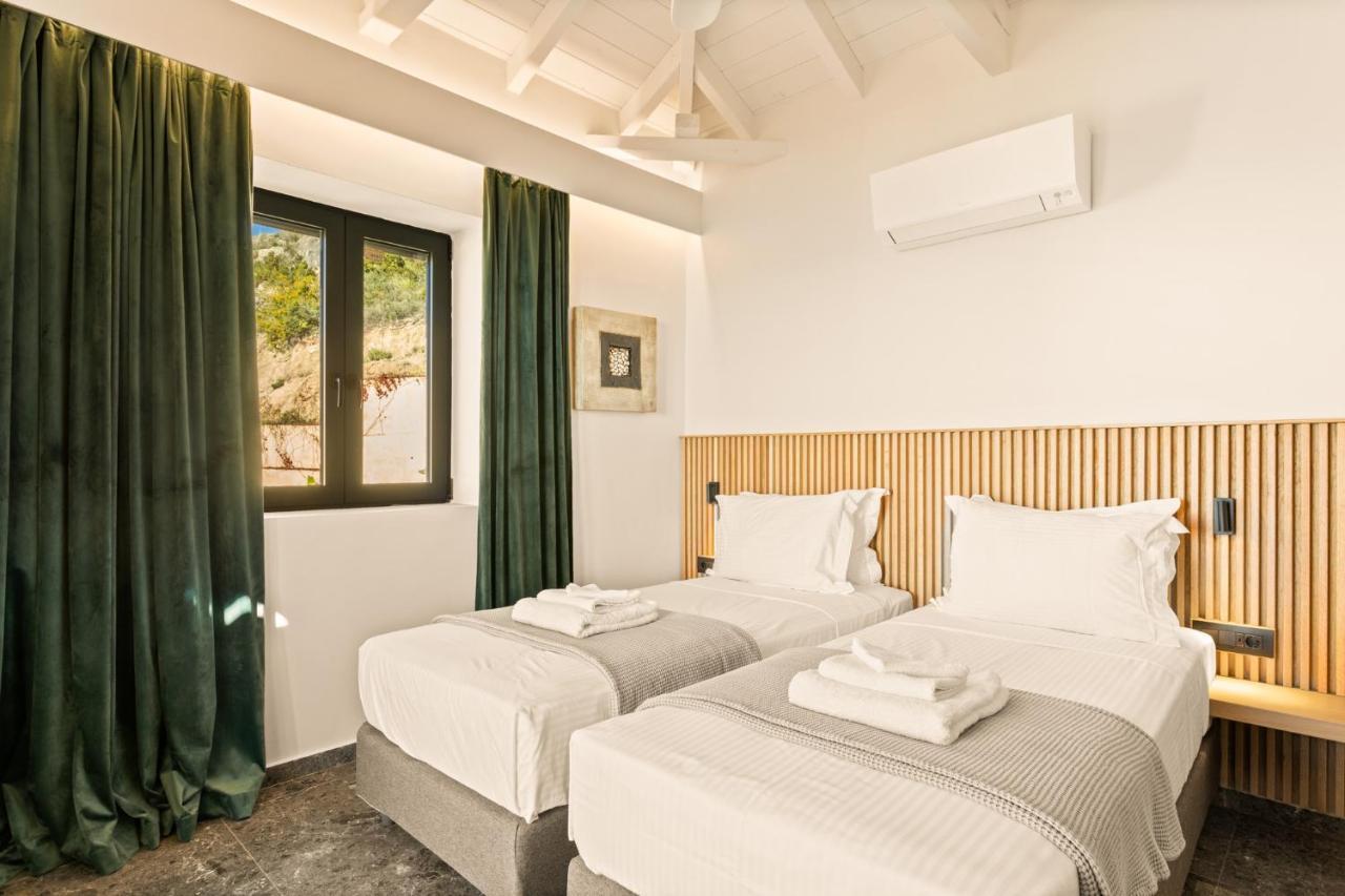 Villa Mani Theasis *