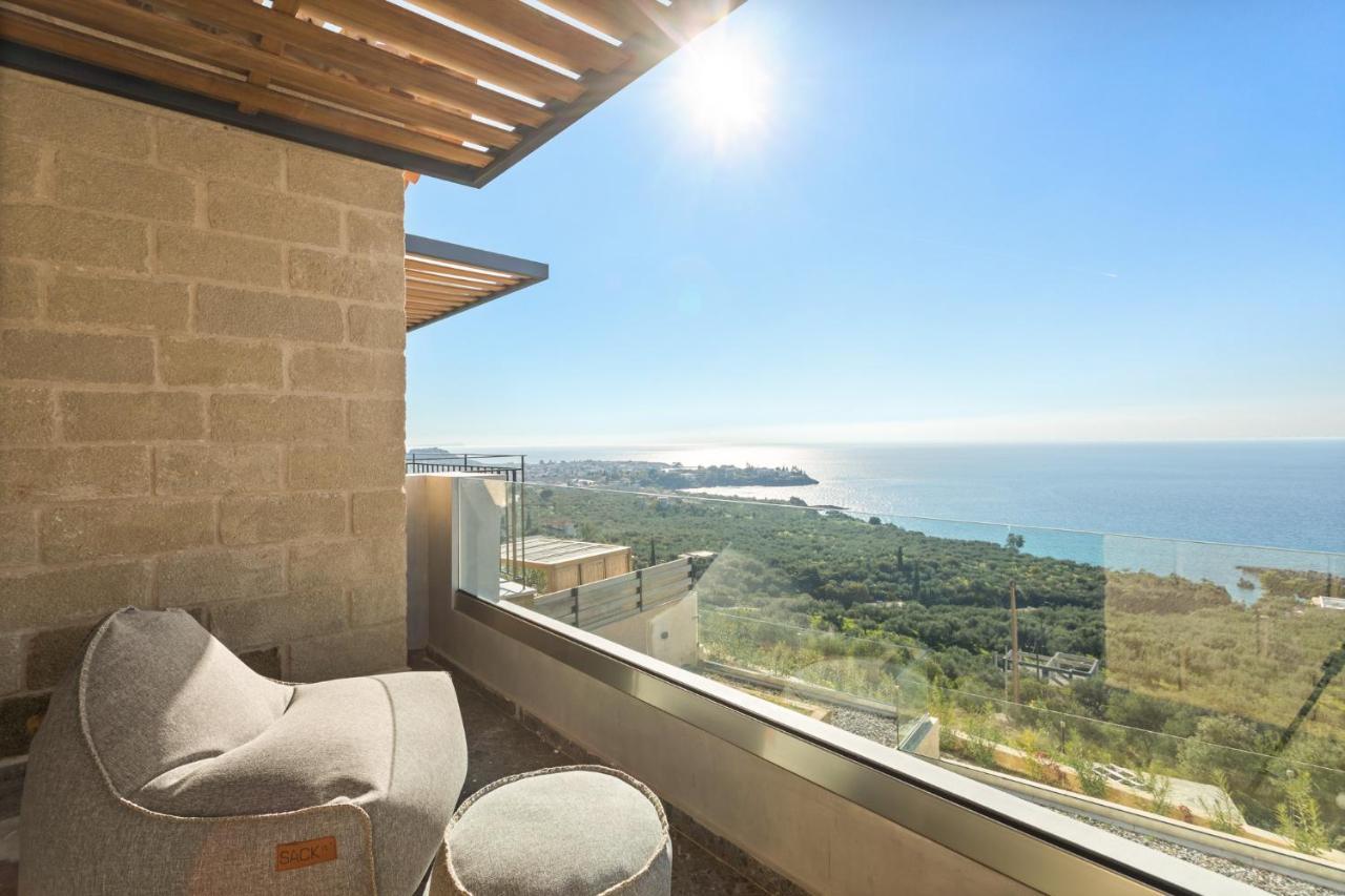 Villa Mani Theasis