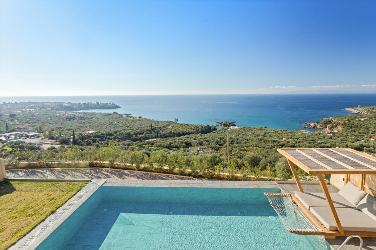 Villa Mani Theasis *
