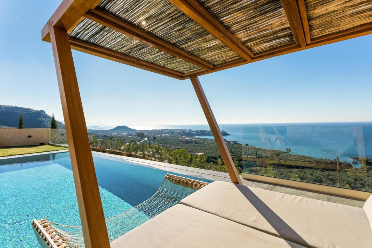 Villa Mani Theasis *