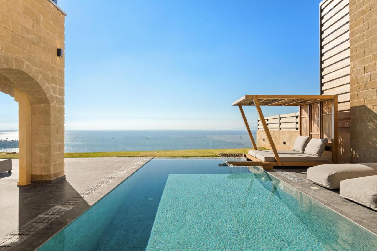 Villa Mani Theasis *