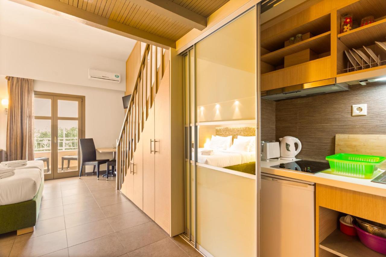 Aparthotel Kalogria 3*