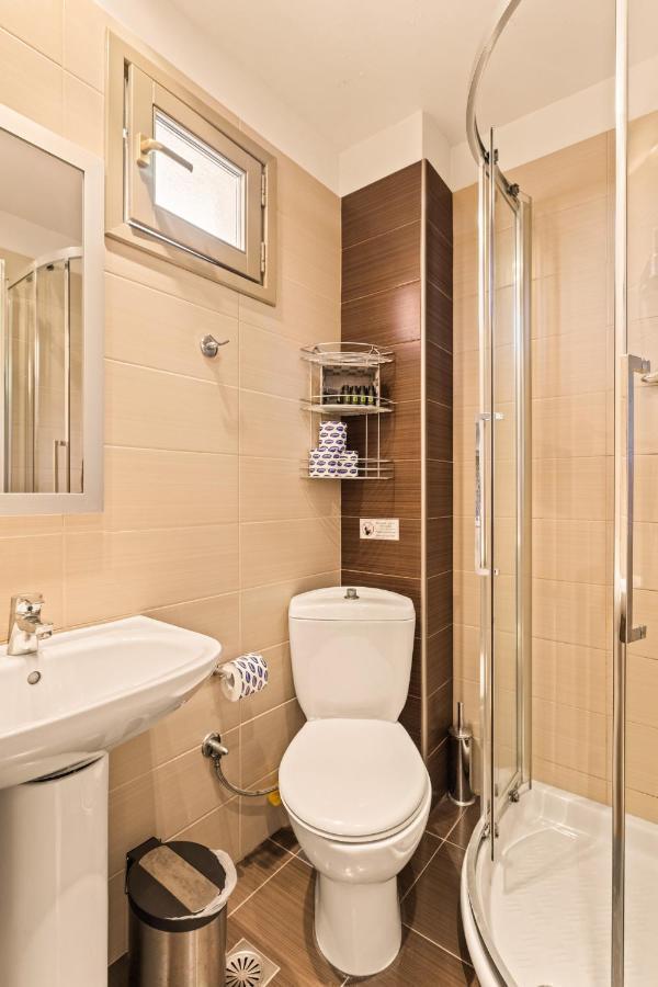 Aparthotel Kalogria 3*