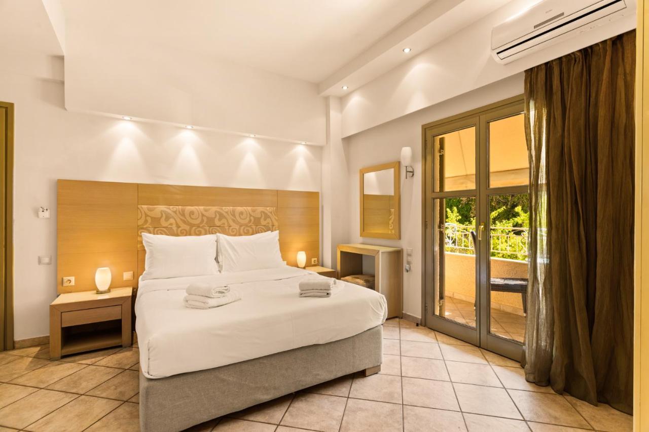 Kalogria 3* Stoupa