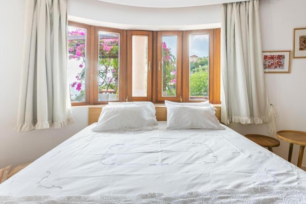 Apartment Modern With Gardens And Stunning Views