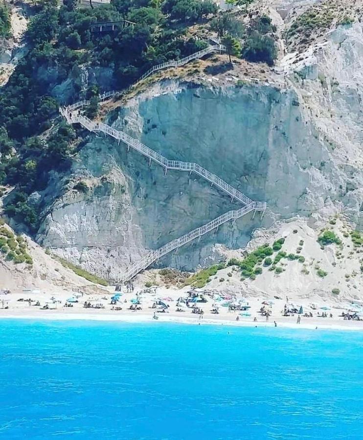 Villari Lefkas * Exanthia
