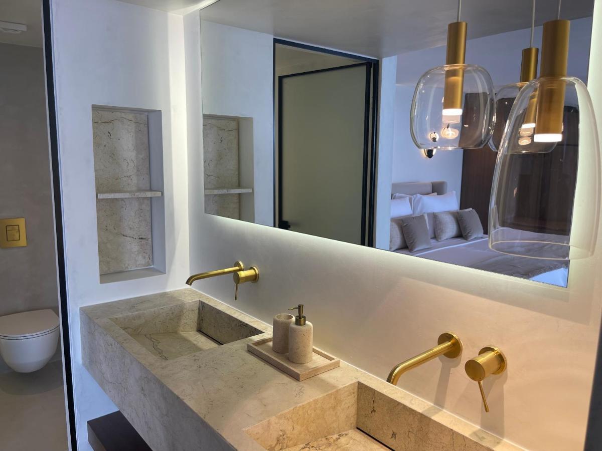Mystique Luxury Achlia