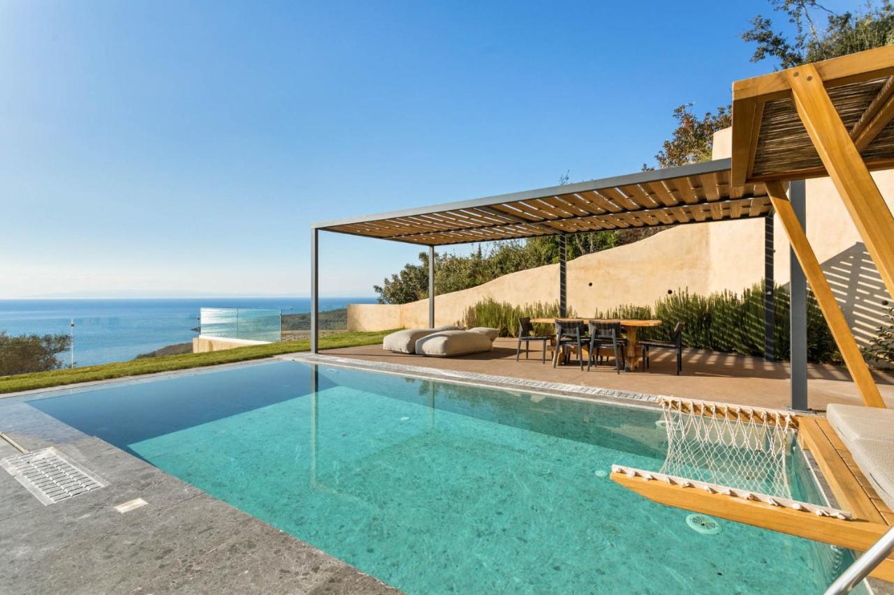 Villa Mani Theasis *