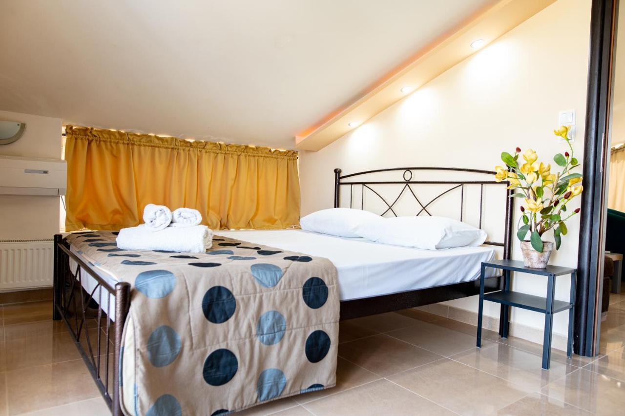 Nikitas & Loft Apartment *
