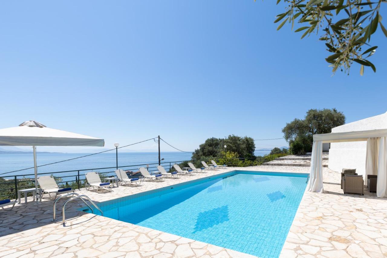 Villa Andonis *