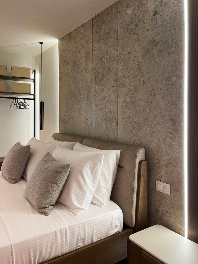 Mystique Luxury * Achlia
