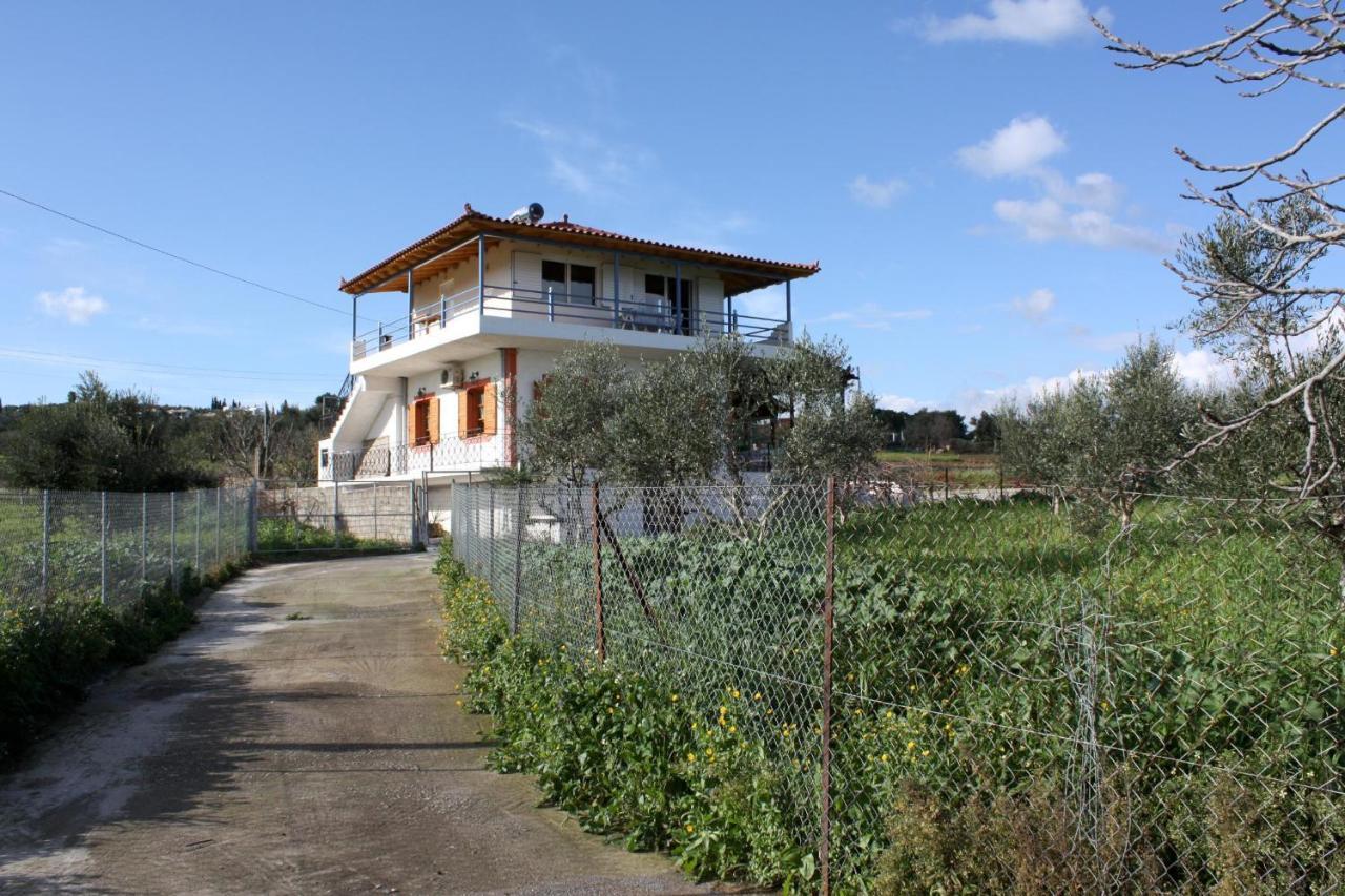 Akrojali Apartment *