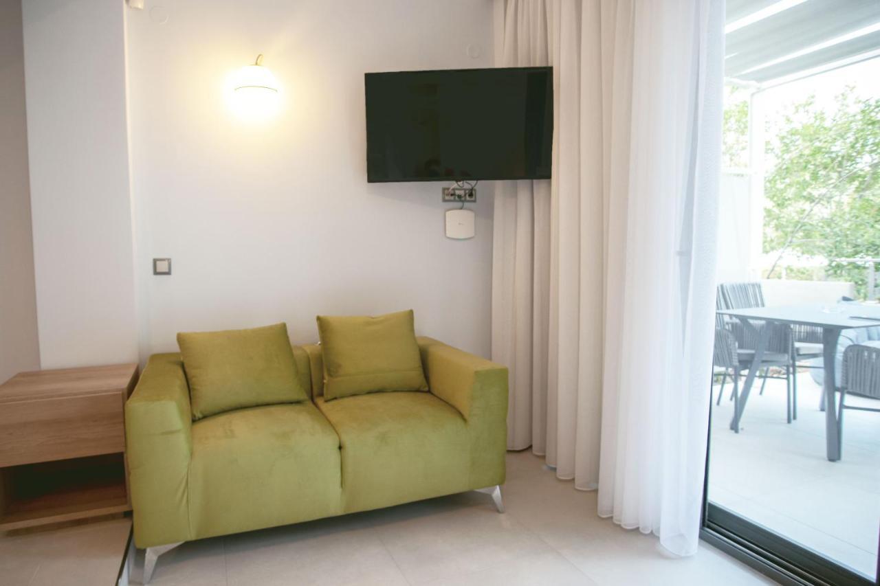 8 Boutique Aparthotel 4*