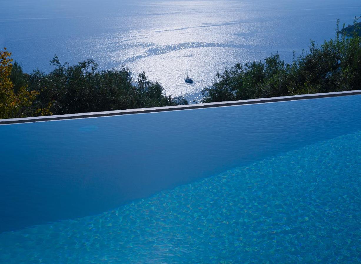 Vasso Sea View Residences *