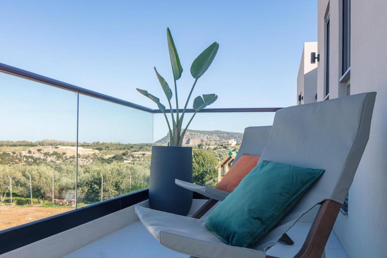 Villa Macaw Luxury Residence, Daily Housekeeping Included!