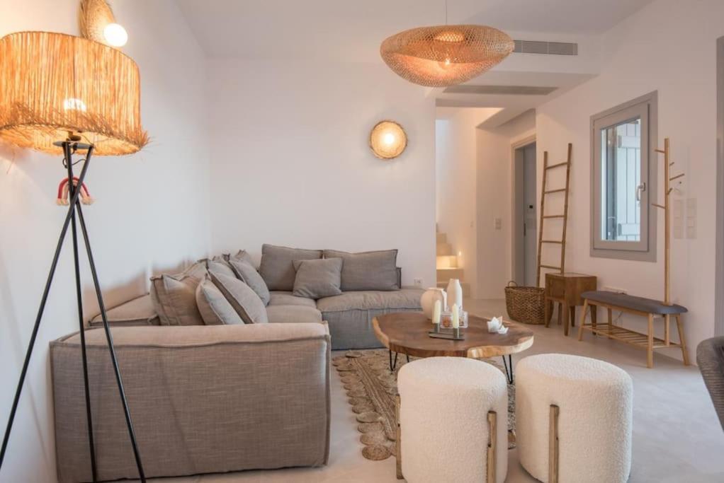 Seasterni * Isterni (Paros)