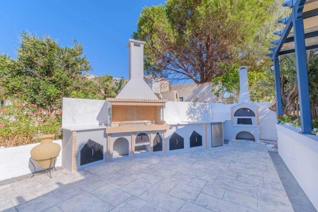 Villa Lefkathia - Gated Beach-front Private At Lefkathia Beach, Chios!