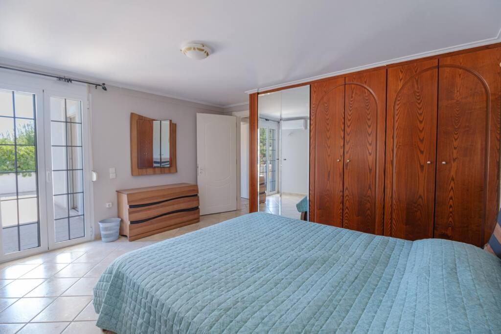 Lefkathia - Gated Beach-front Private At Lefkathia Beach, Chios! Villa
