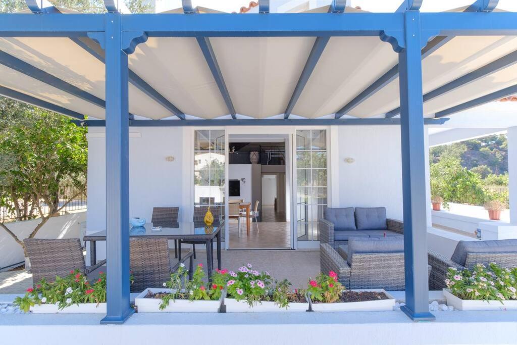 Lefkathia - Gated Beach-front Private At Lefkathia Beach, Chios! Villa *