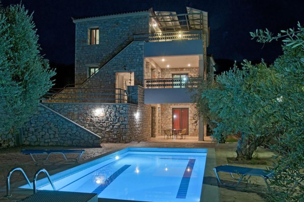 Niobe Apartment