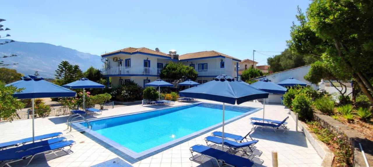Aparthotel Blue White Apartments - Kefallonia Poolside Retreats