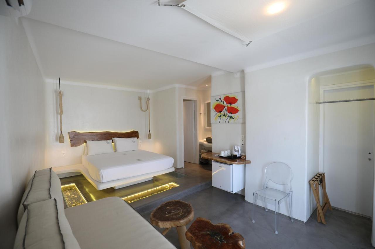 Flaskos Suites And More