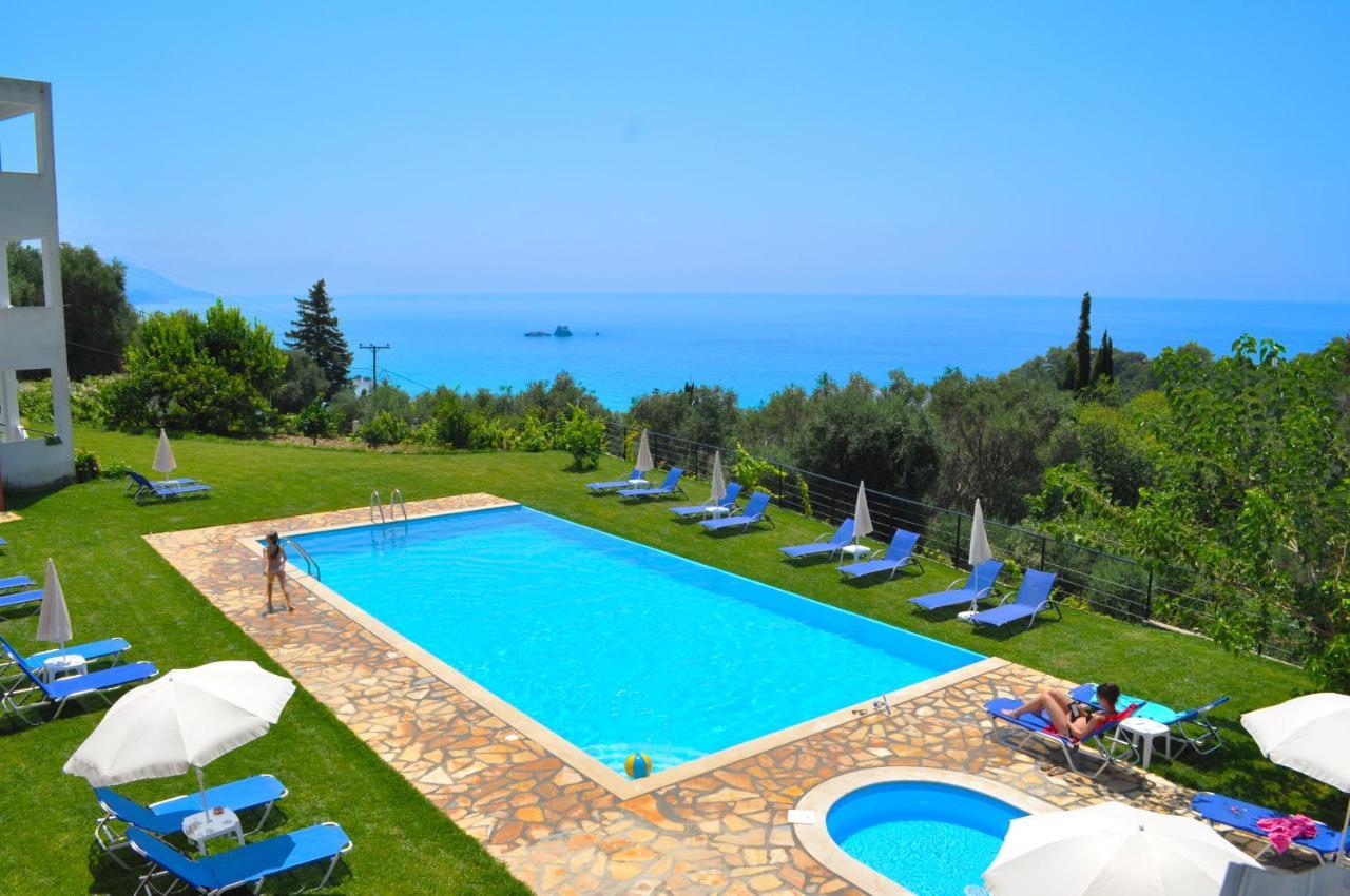 Apartment With Adult And Childrens Pool And Sea View - *