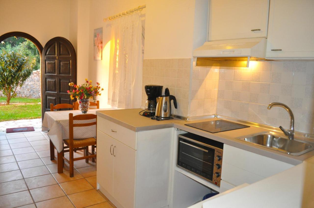 Beautiful Maria With Pool - Agios Gordios Beach, Corfu Apartment *