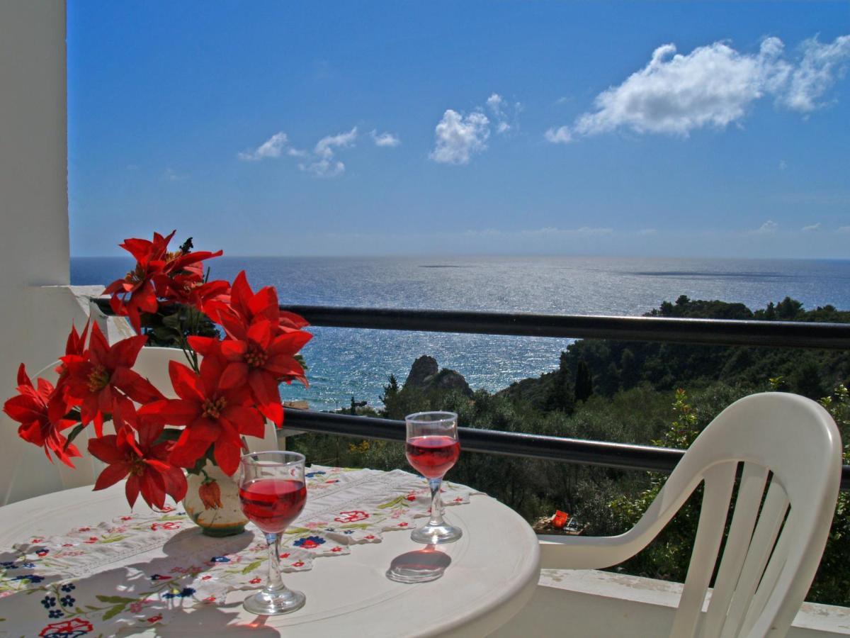 Apartment With Adult And Childrens Pool And Sea View -