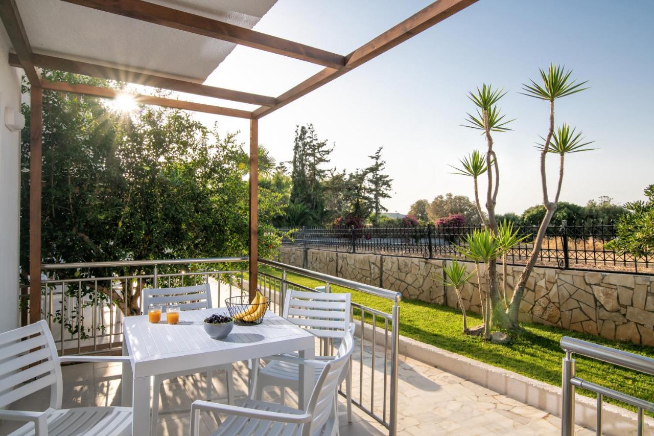 Ariadni Apartment *