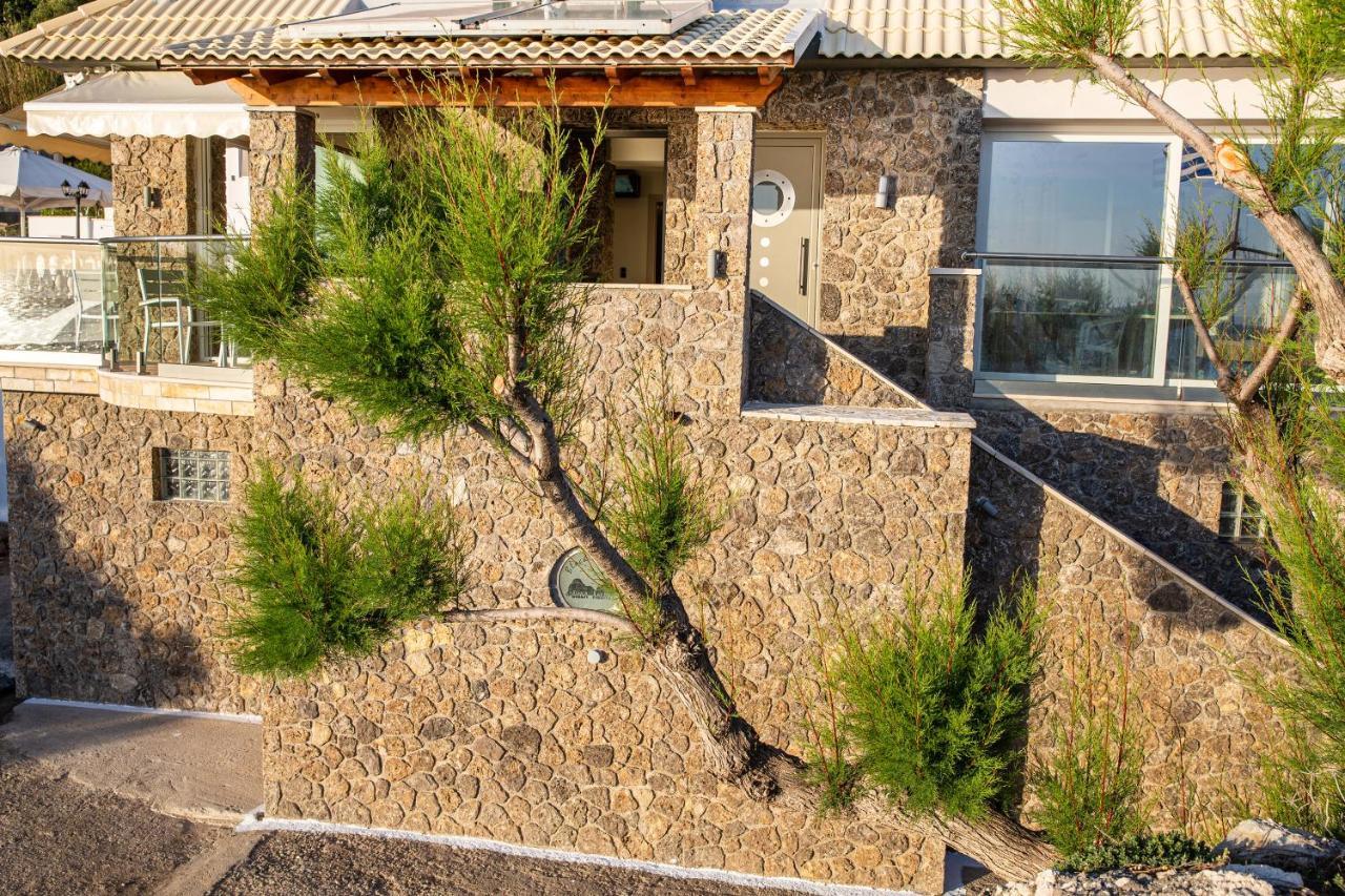 Black Rocks Luxury Seafront Holiday home Agios Gordios (Corfu)
