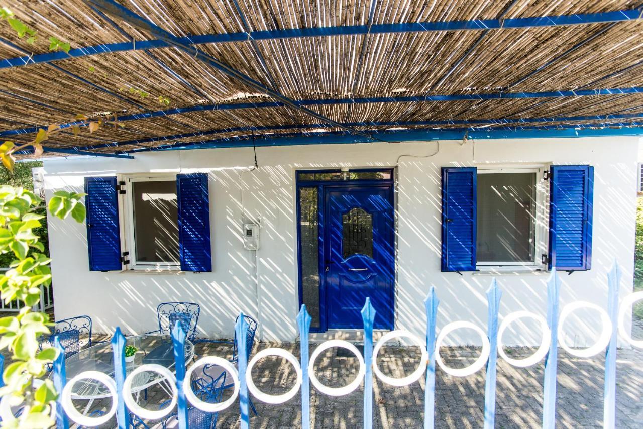 Blue White Apartments - Kefallonia Poolside Retreats Aparthotel 3*
