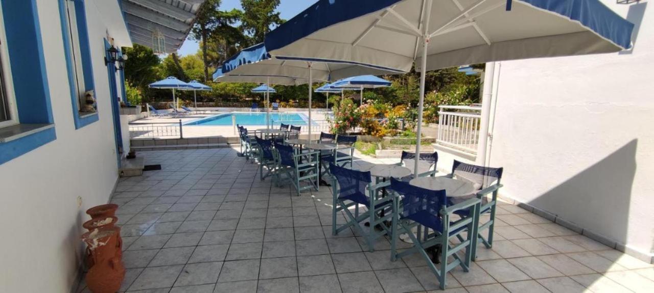 Blue White Apartments - Kefallonia Poolside Retreats Aparthotel