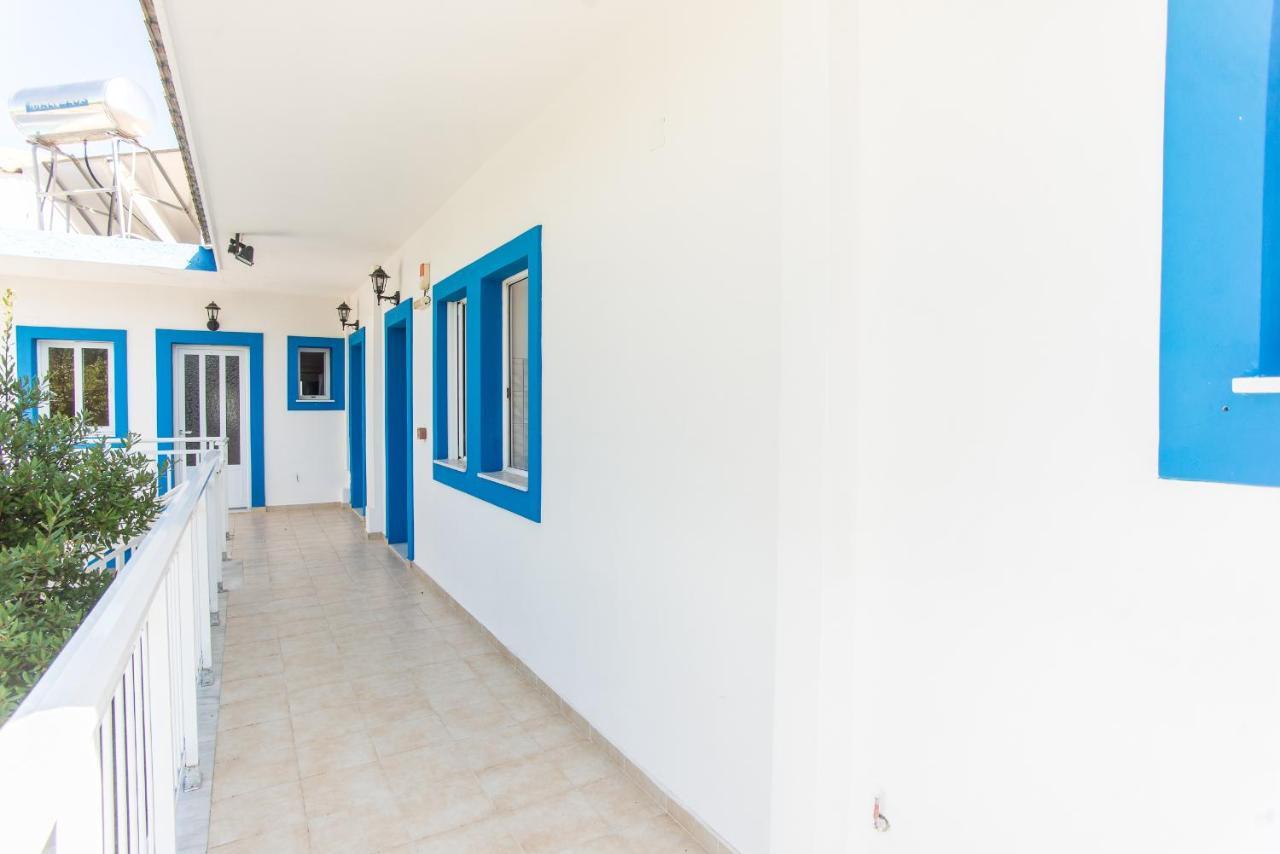 Blue White Apartments - Kefallonia Poolside Retreats Aparthotel
