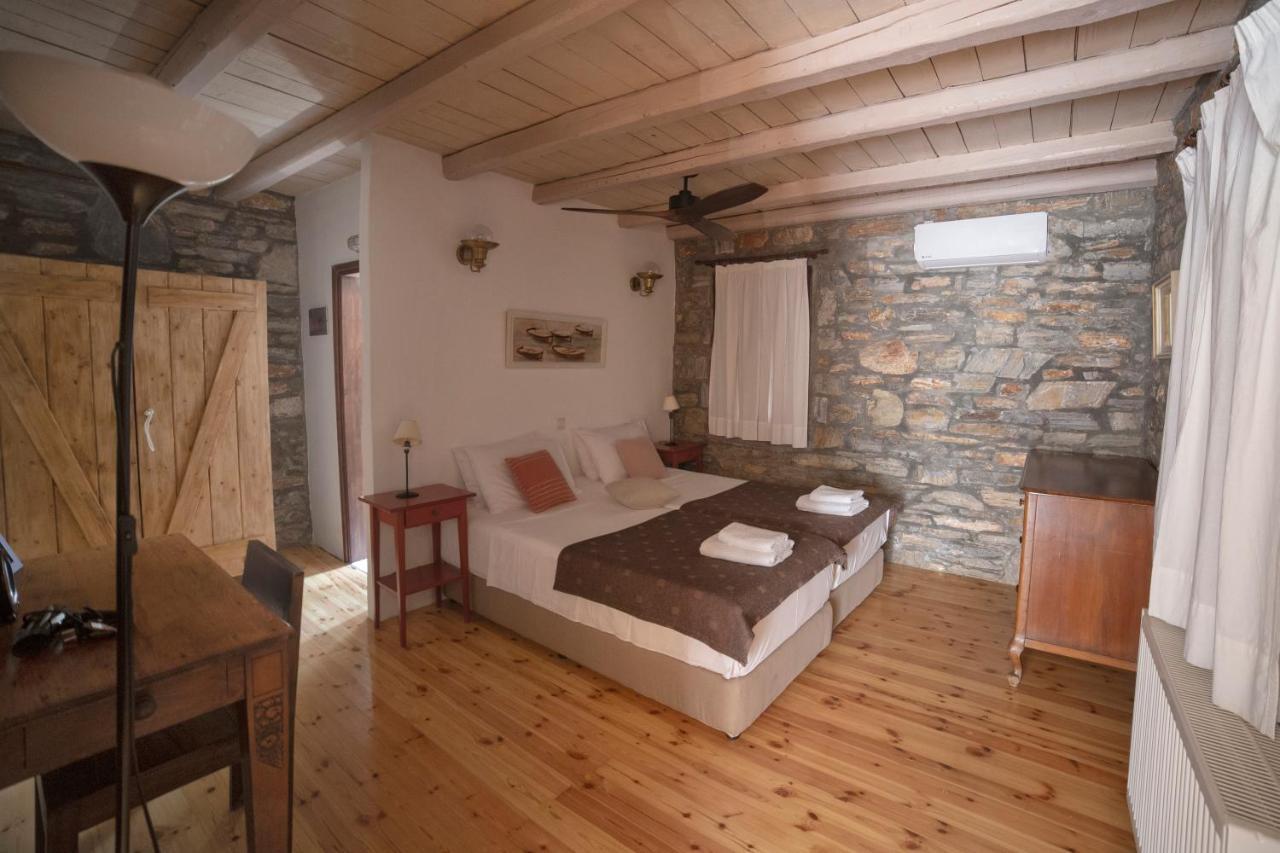 Pyrgos Traditional Village Agios Kirykos (Ikaria)