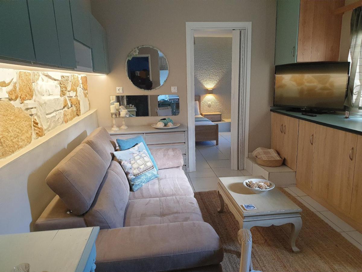 Deluxe Near The Airport Adults Only Apartment *